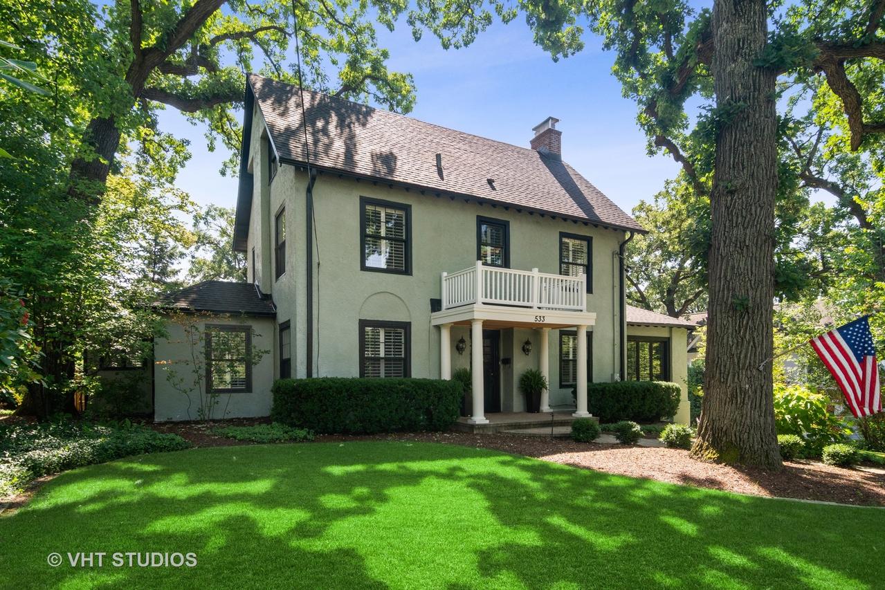 533 N Park Blvd., Glen Ellyn, IL 60137