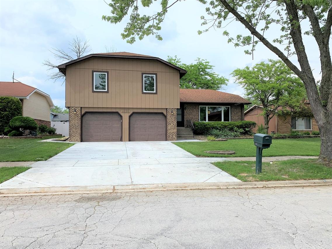 5256 Imperial Dr., Richton Park, IL 60471