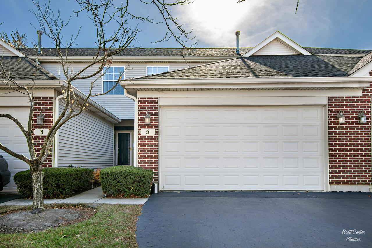 5 Rose Hill Ct., Algonquin, IL 60102