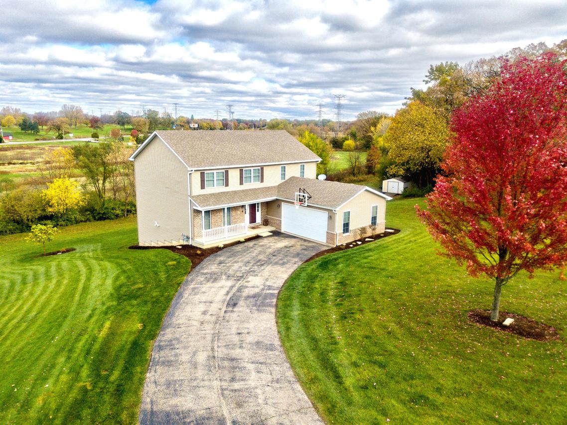 2208 Mills Pond Rd., Crystal Lake, IL 60014