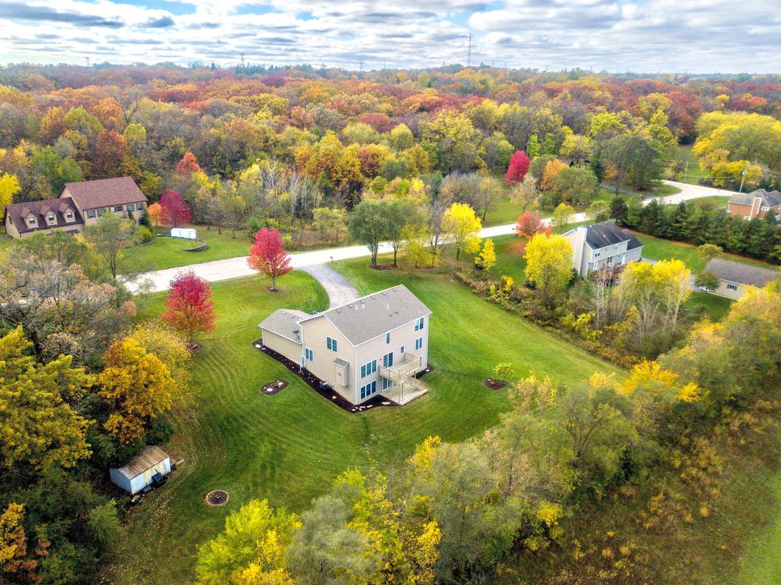 2208 Mills Pond Rd., Crystal Lake, IL 60014