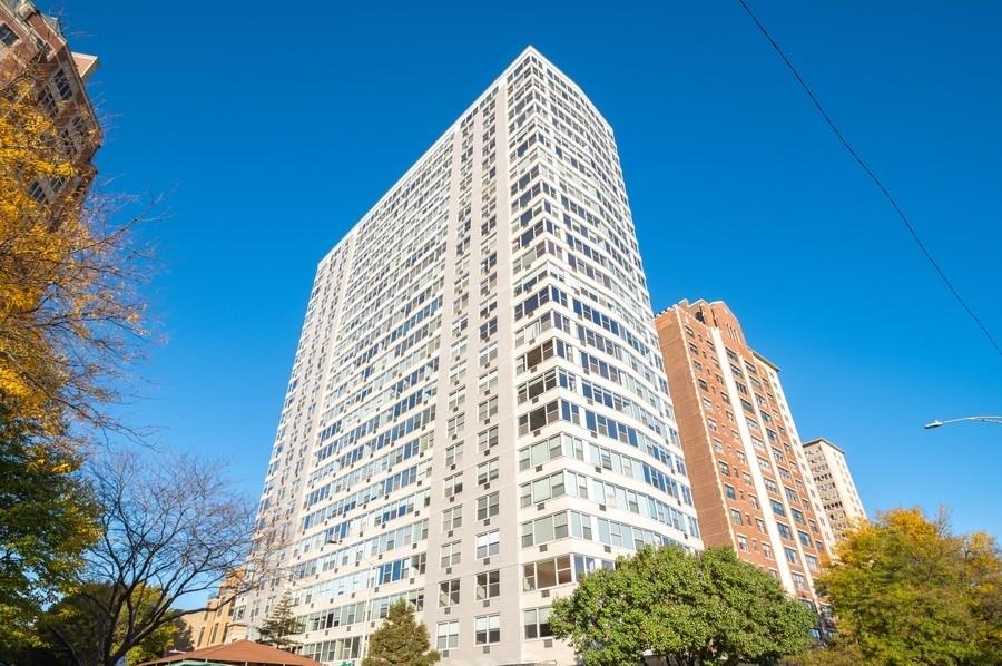 3900 N Lake Shore Dr. #2B, Chicago, IL 60613
