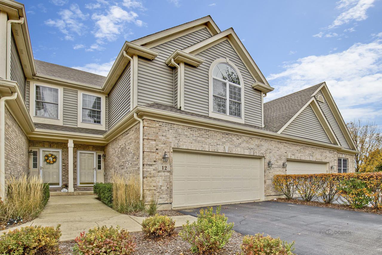 12 Juniper Ct., Lake In The Hills, IL 60156