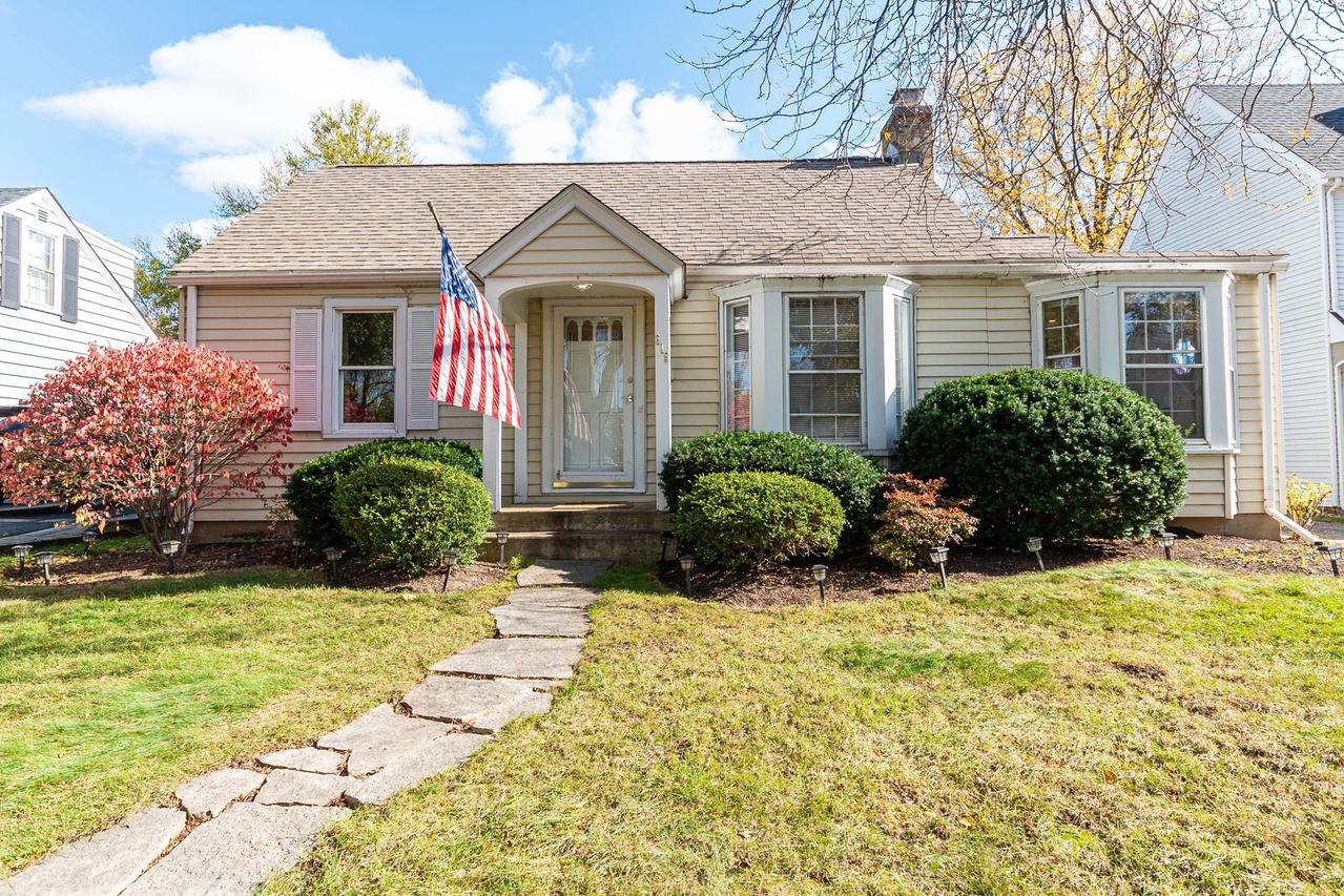 615 Division St., Barrington, IL 60010