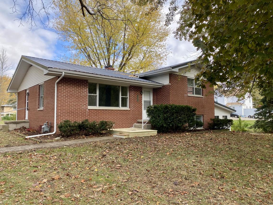 301 W Main St., Colfax, IL 61728