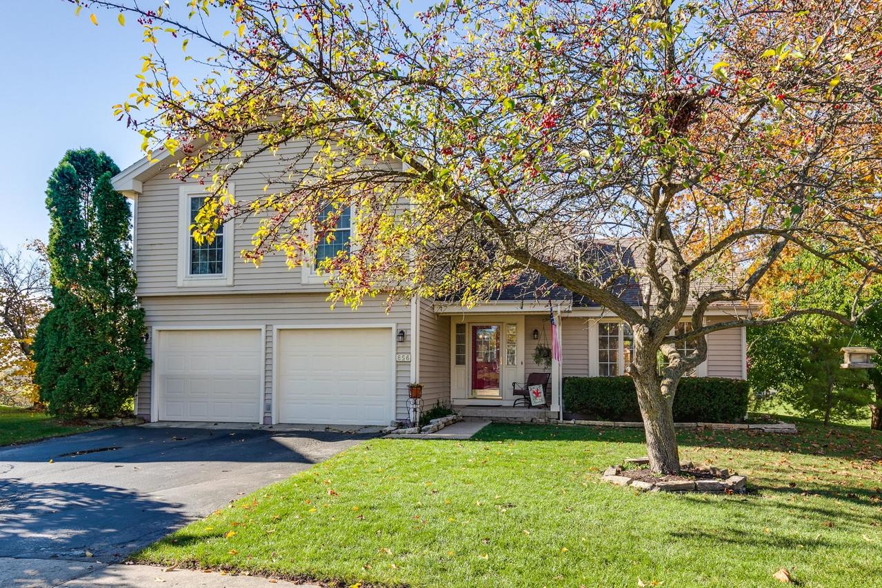 856 Pin Oak Cir., Cary, IL 60013