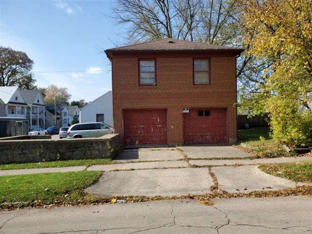 204 W Homer St., Freeport, IL 61032