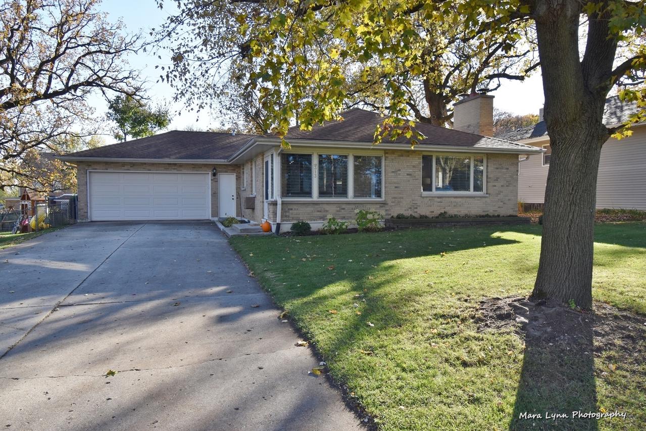 313 E Reader St., Elburn, IL 60119