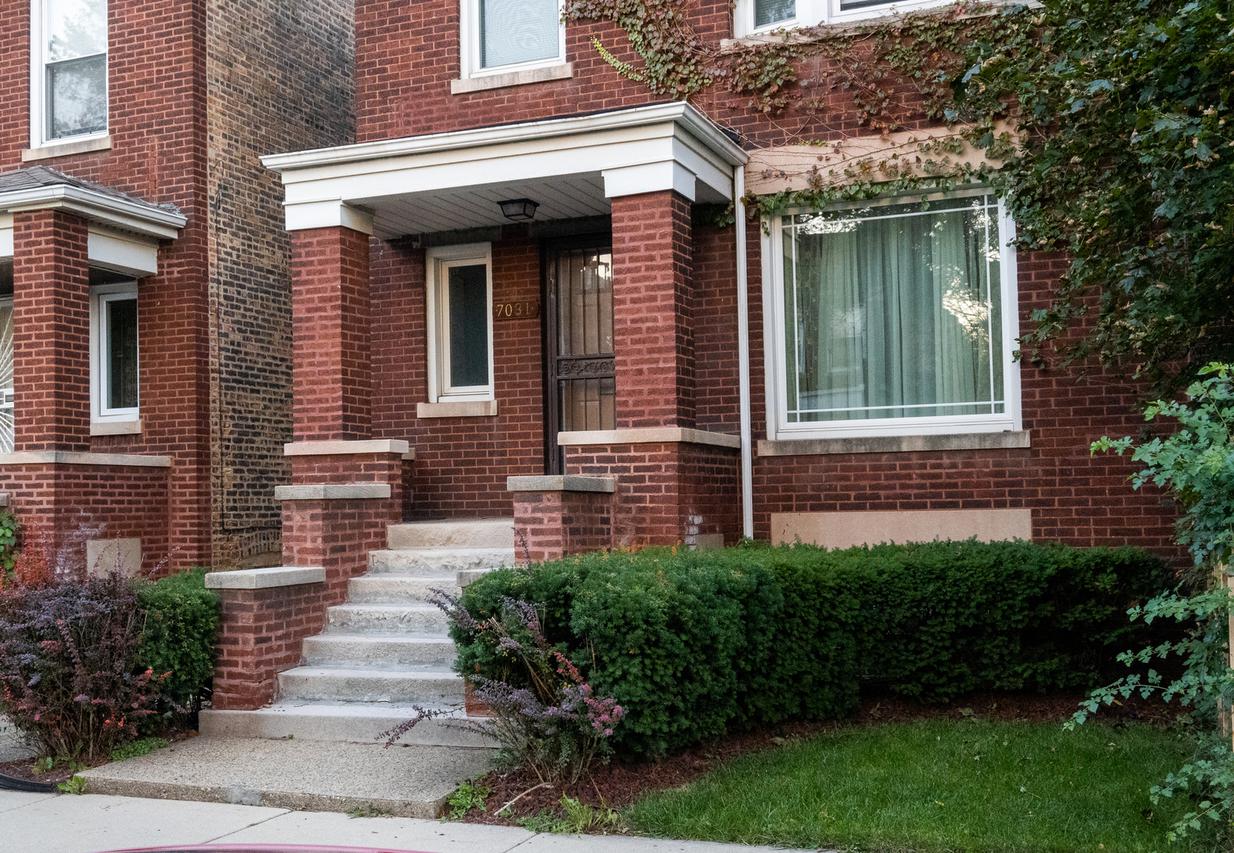 7031 S Eberhart Ave., Chicago, IL 60637