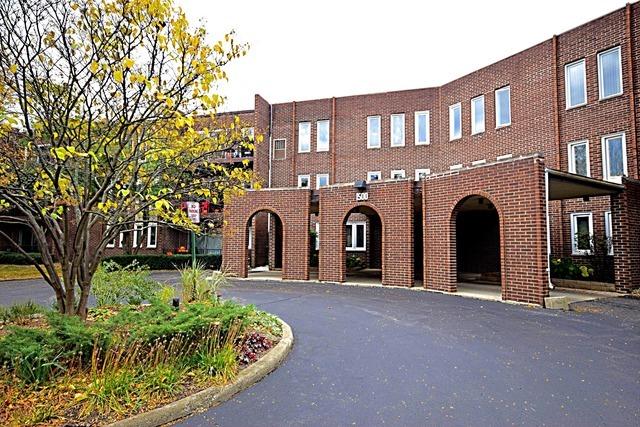 1500 Sandstone Dr. #108, Wheeling, IL 60090