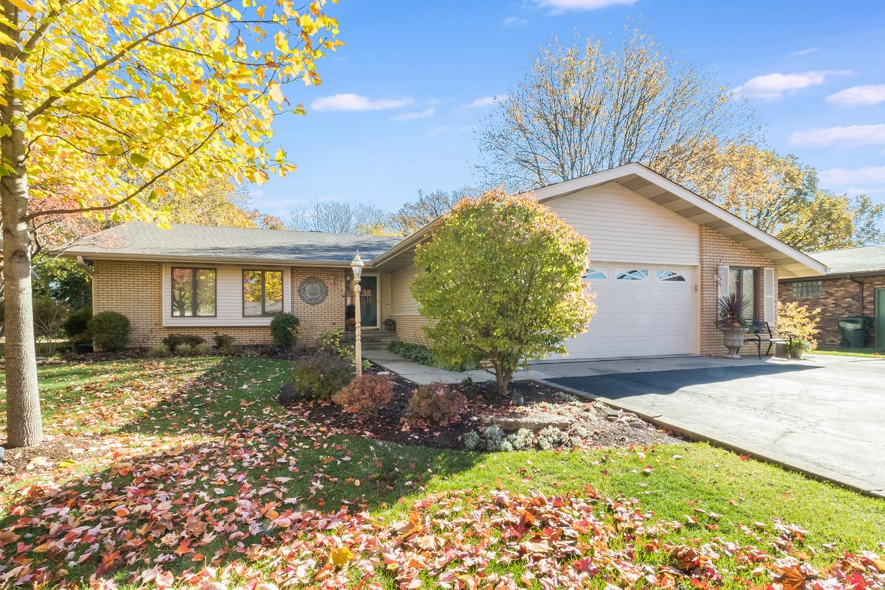206 Deerpath Dr., Minooka, IL 60447