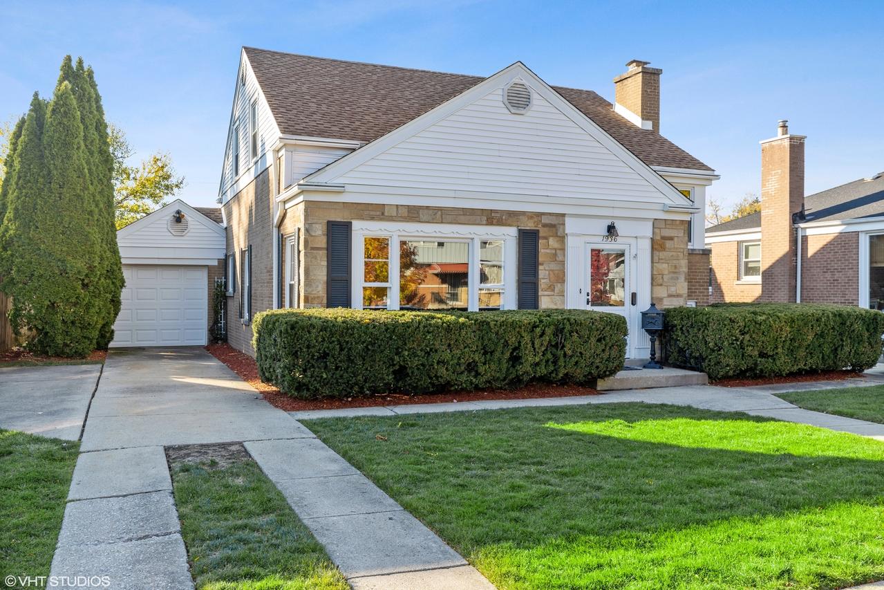 1936 Suffolk Ave., Westchester, IL 60154