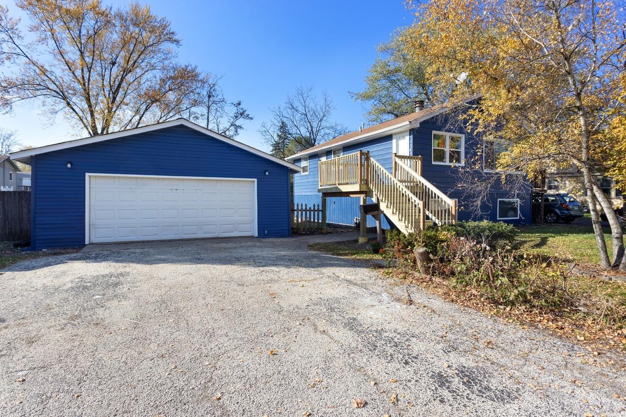 308 Forest Glen Dr., Round Lake Park, IL 60073