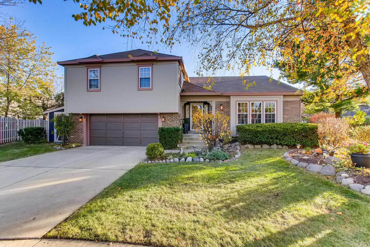 632 Yardley Ln., Hoffman Estates, IL 60169