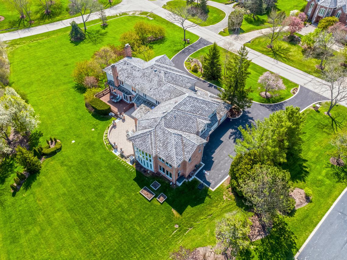 440 Glencrest Dr., Inverness, IL 60010