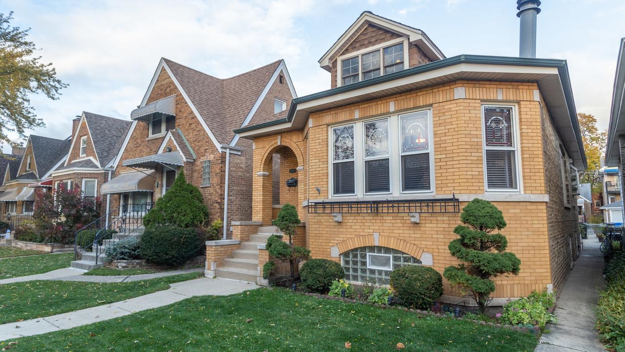 5729 N Moody Ave., Chicago, IL 60646