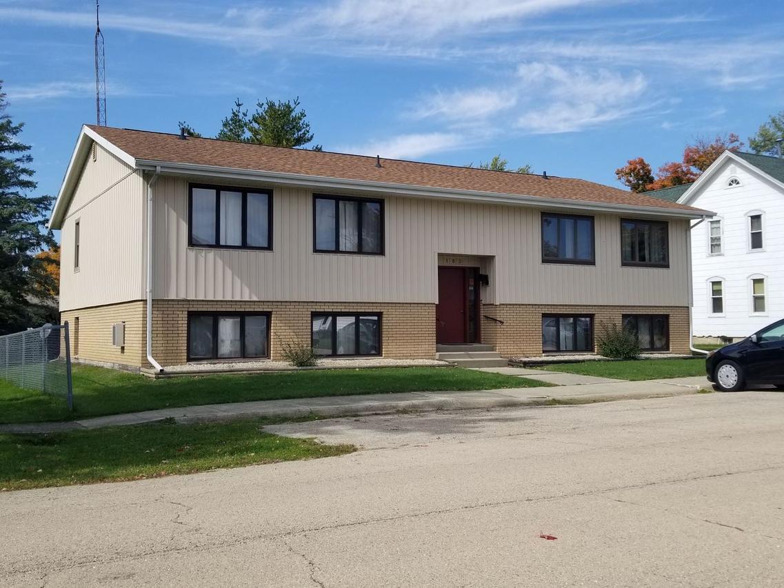 103 S Spring St., Franklin Grove, IL 61031