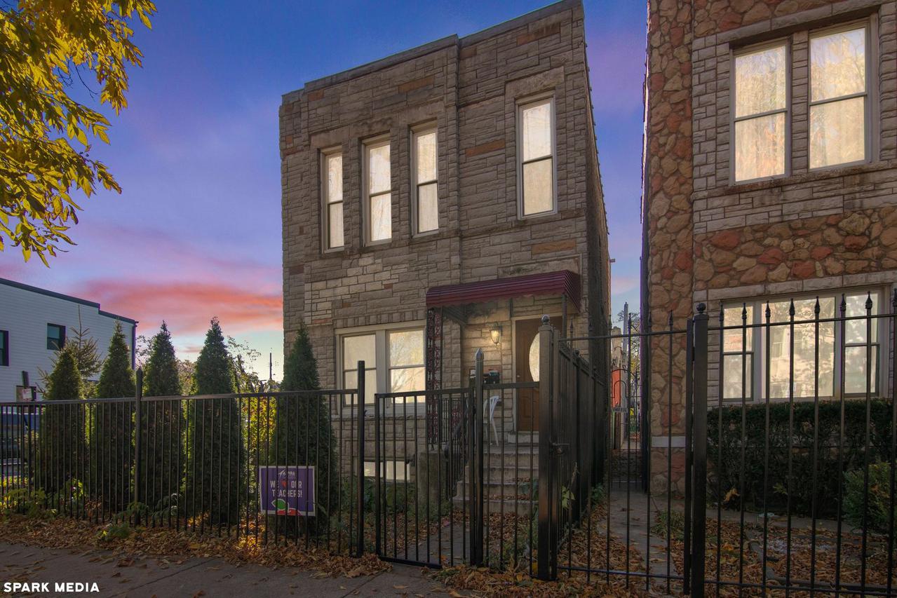 3501 W Le Moyne St., Chicago, IL 60651