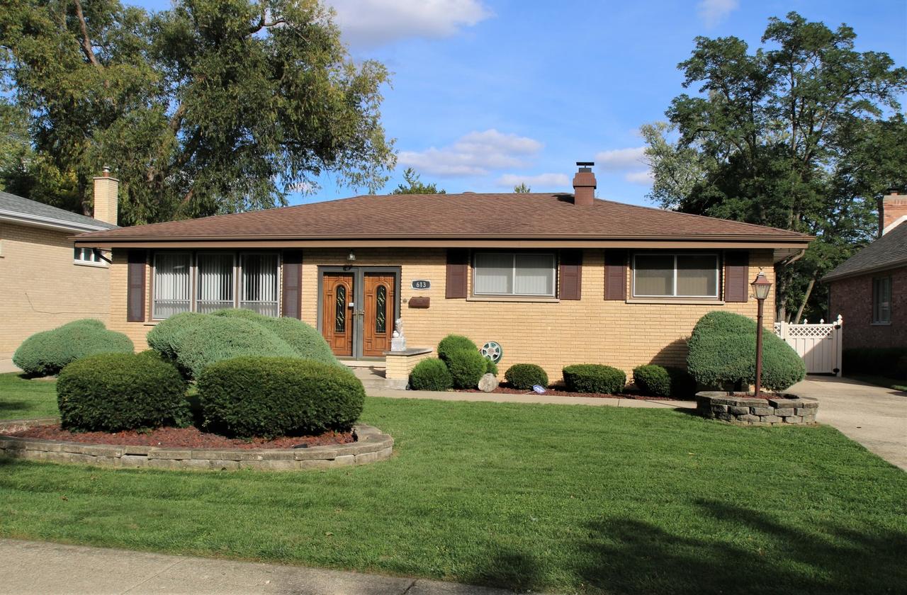 613 Willow St., Itasca, IL 60143