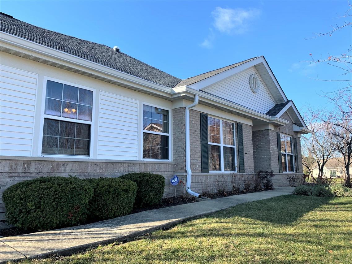21550 Papoose Lake Ct., Crest Hill, IL 60403