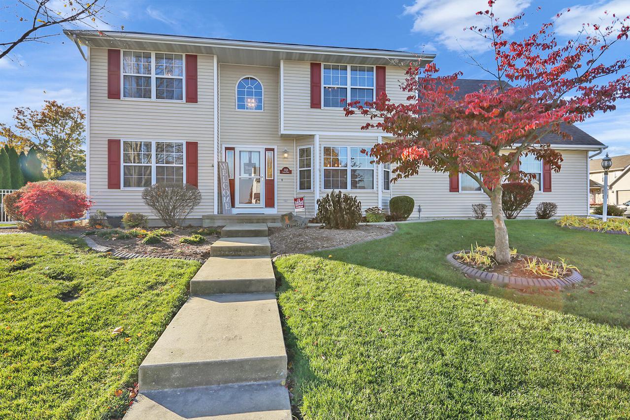 1501 Locust Dr., St. Joseph, IL 61873