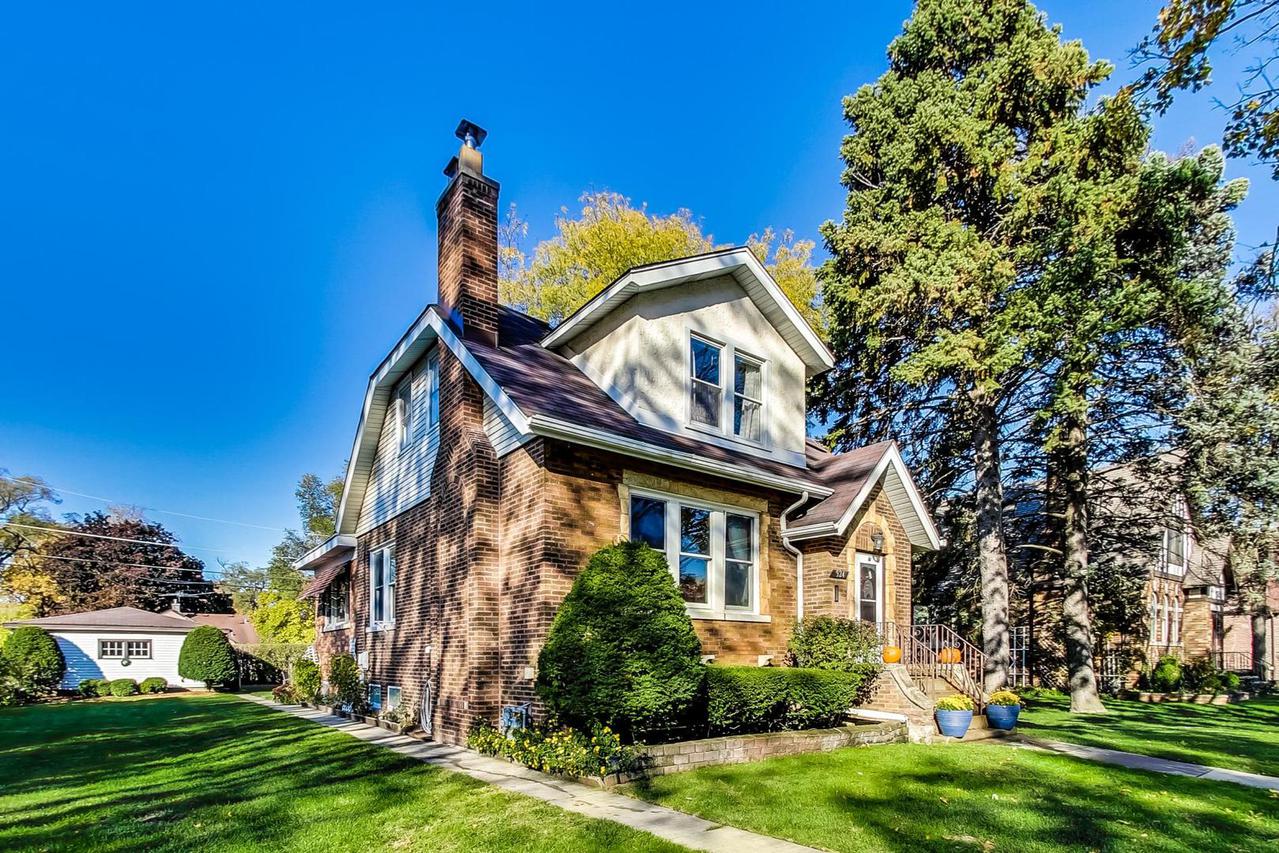 924 Manchester Ave., Westchester, IL 60154