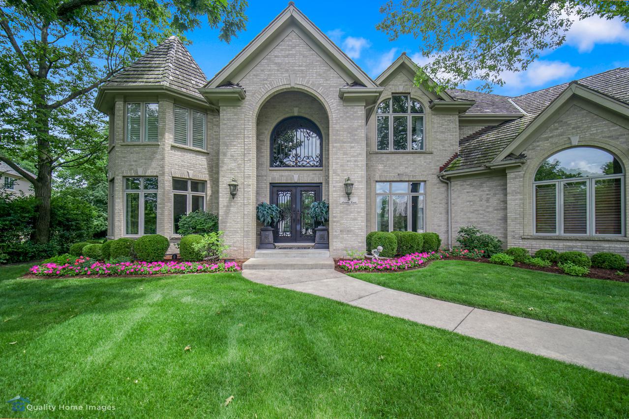 9 Arcadia Ct., Burr Ridge, IL 60527