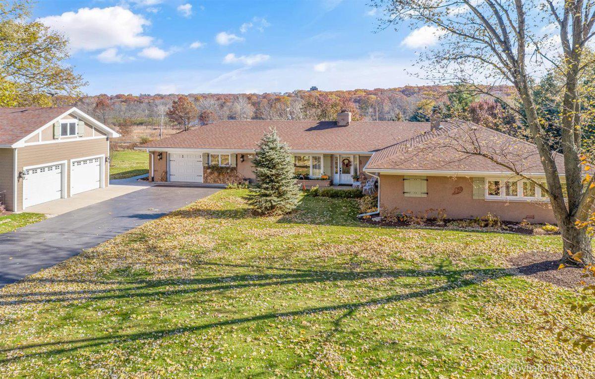 4N397 Old Quarry Rd., St. Charles, IL 60174