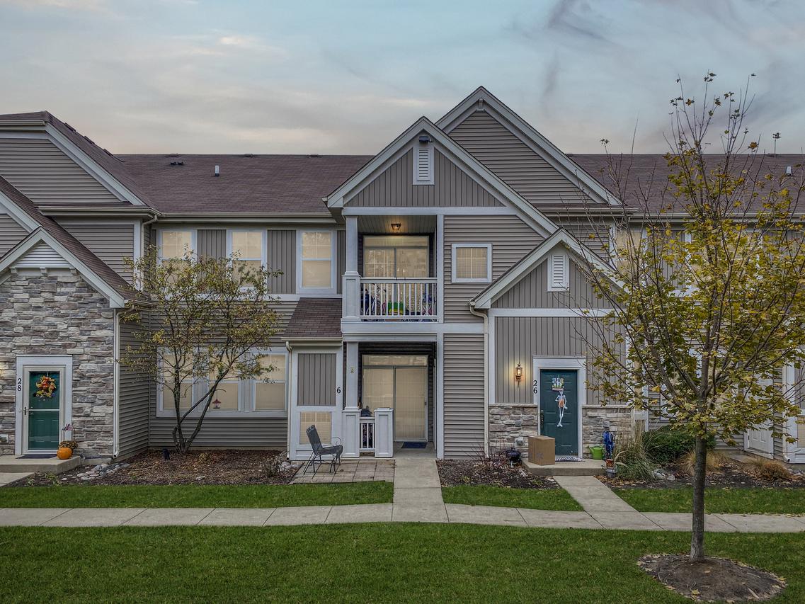 2275 Aurora Dr. #6, Pingree Grove, IL 60140