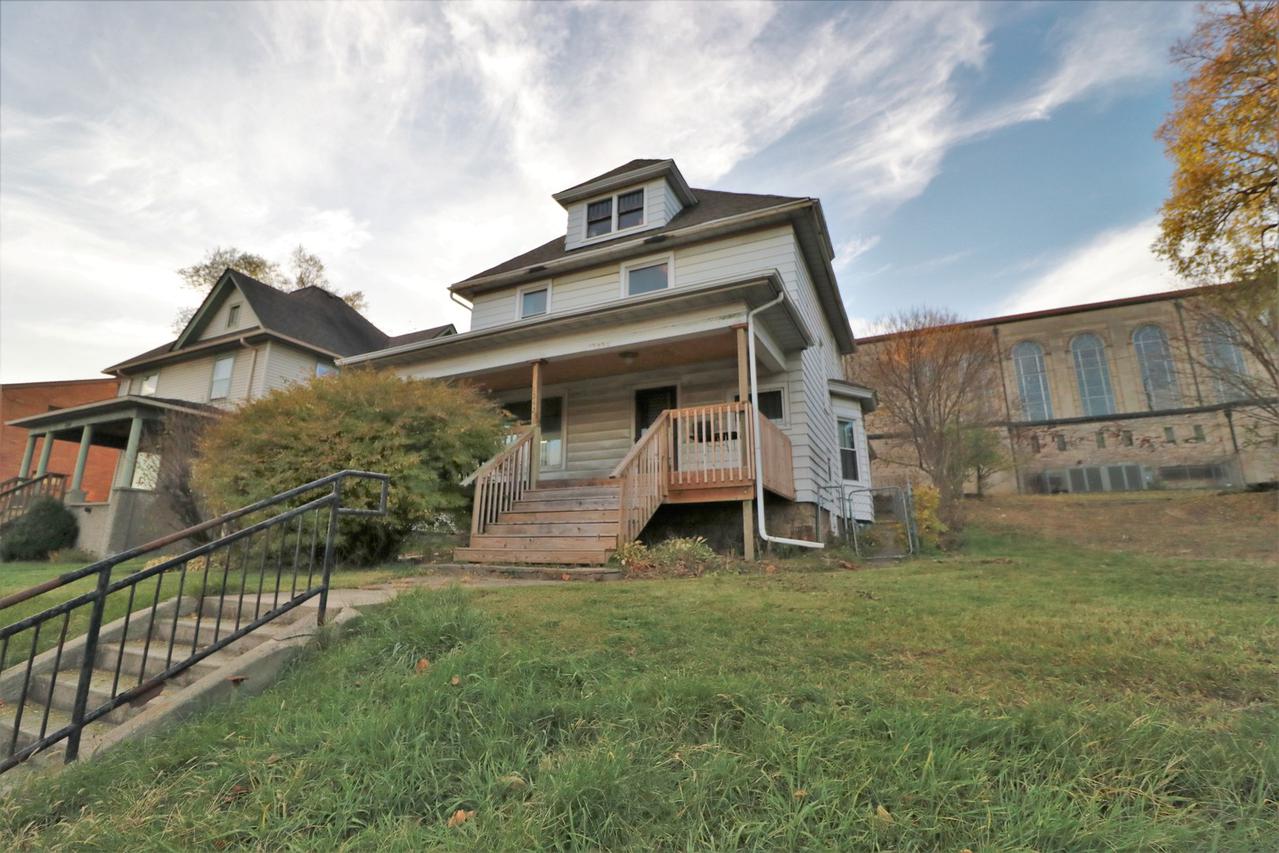 1242 N Main St., Rockford, IL 61103