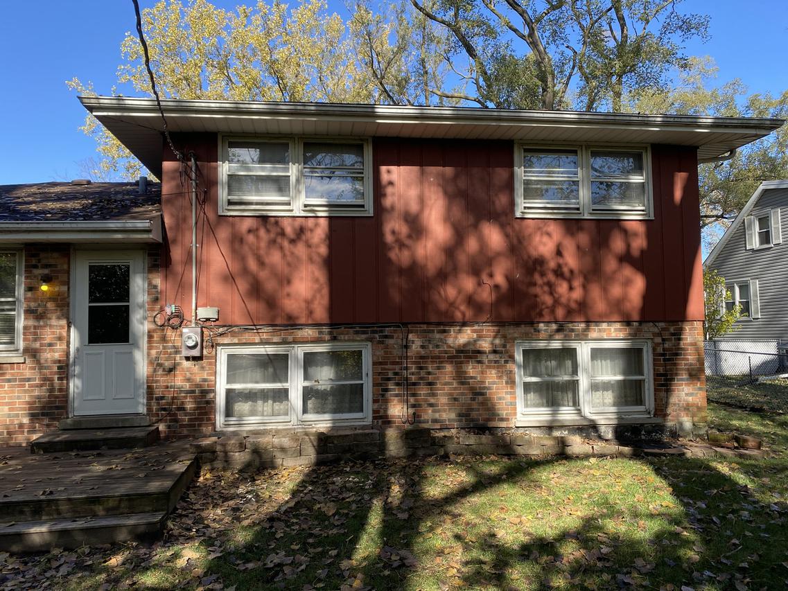10143 S Eleanor Ave., Palos Hills, IL 60465