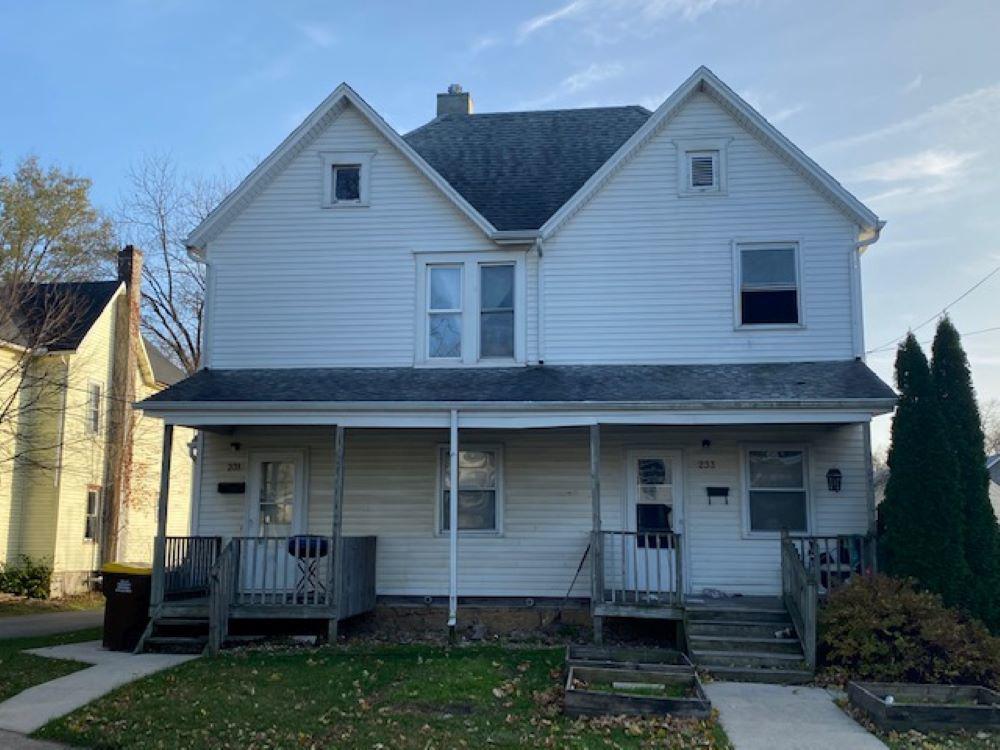 229-233 W Broadway St., Freeport, IL 61032