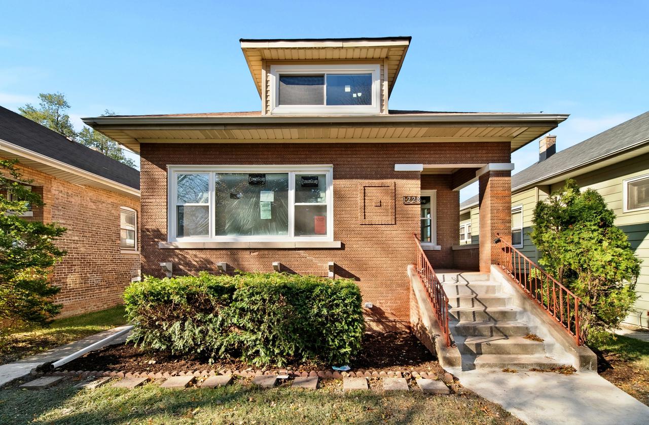 1228 S 18th Ave., Maywood, IL 60153