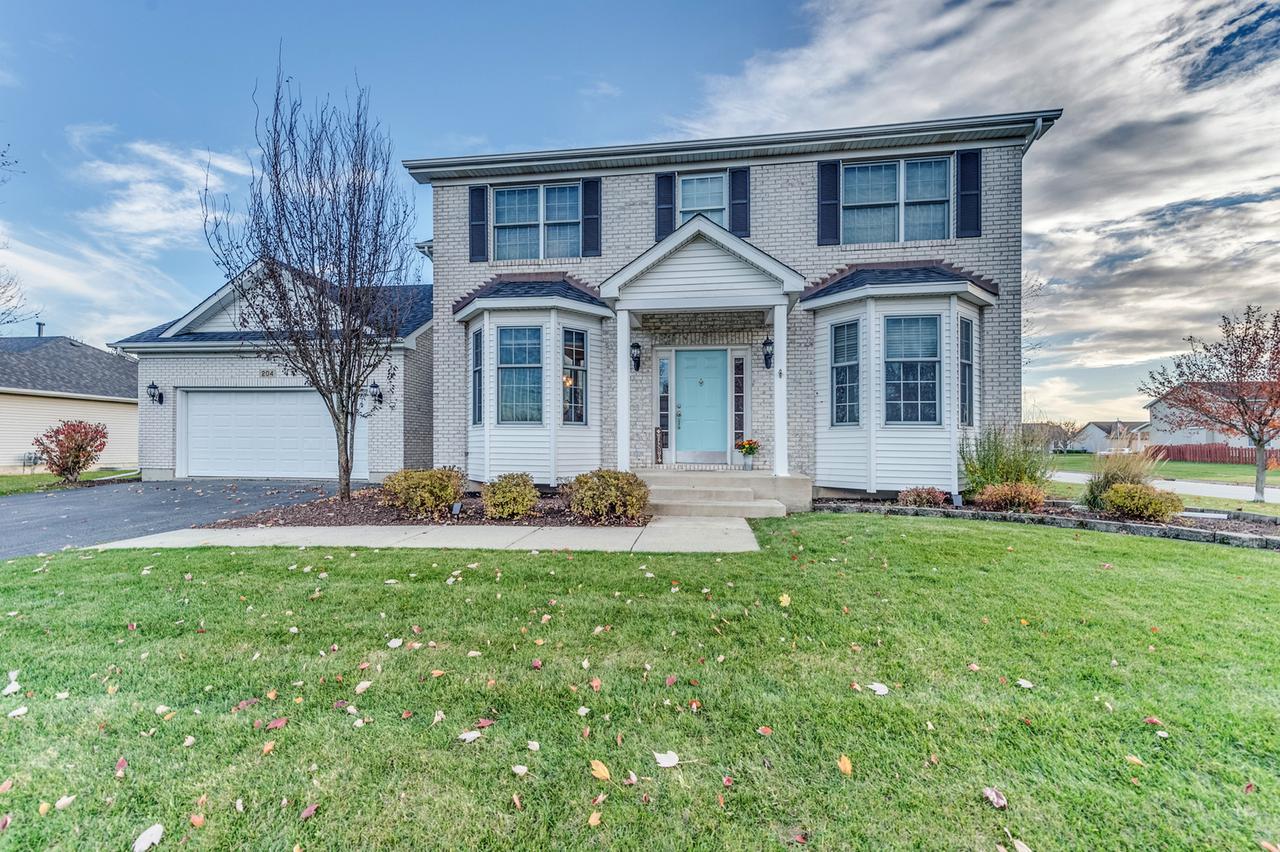 204 E Maplewood Dr., Sycamore, IL 60178
