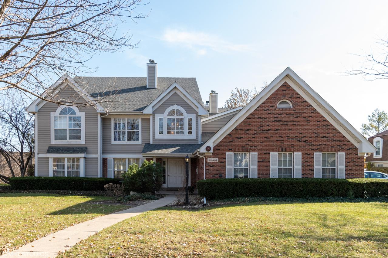 5S551 Paxton Dr. #5A, Naperville, IL 60563