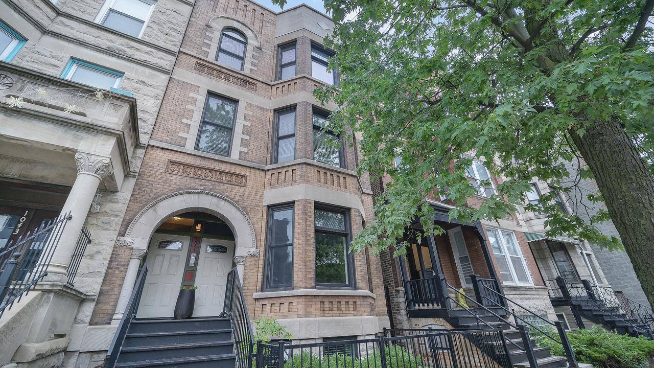 1041 N Damen Ave. #1F, Chicago, IL 60622