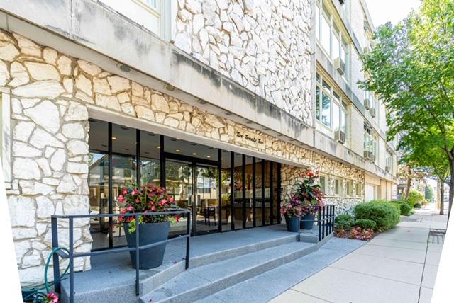 222 N Marion St. #1L, Oak Park, IL 60302