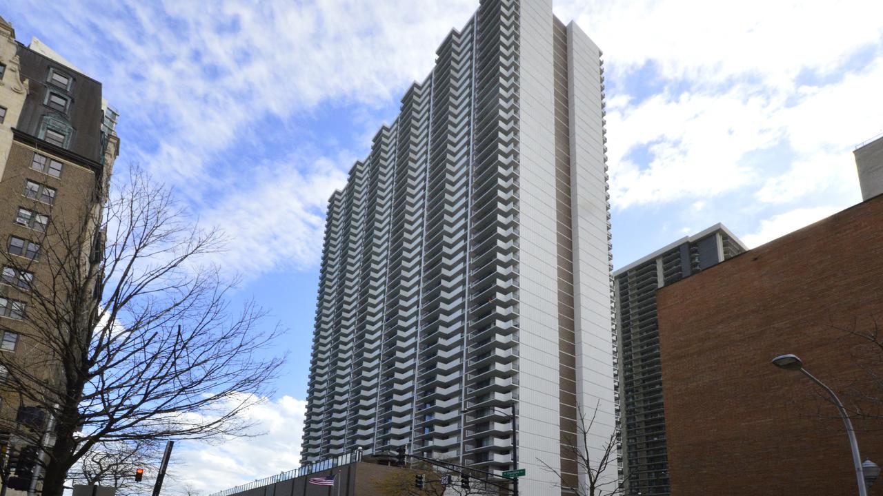6033 N Sheridan Rd. #9C, Chicago, IL 60660