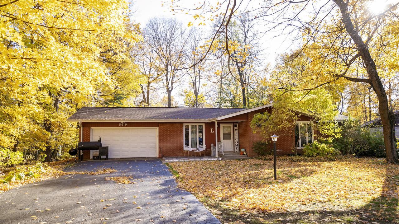 5619 Castlewood Ct., Rockford, IL 61108