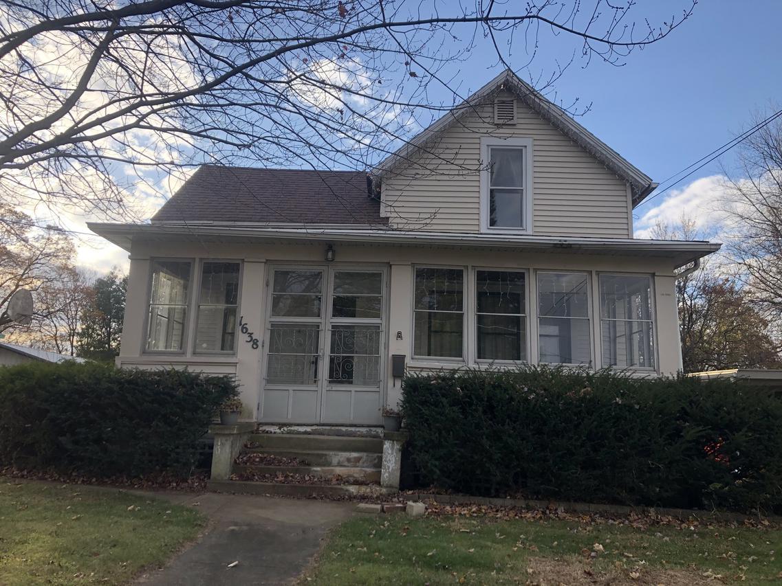 1638 S Locust Ave., Freeport, IL 61032