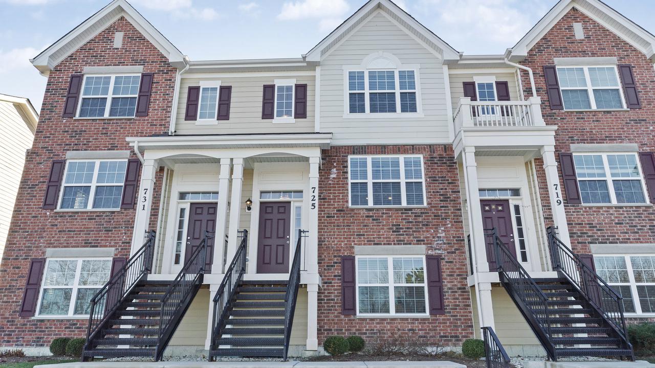 725 Hickory St., Mundelein, IL 60060