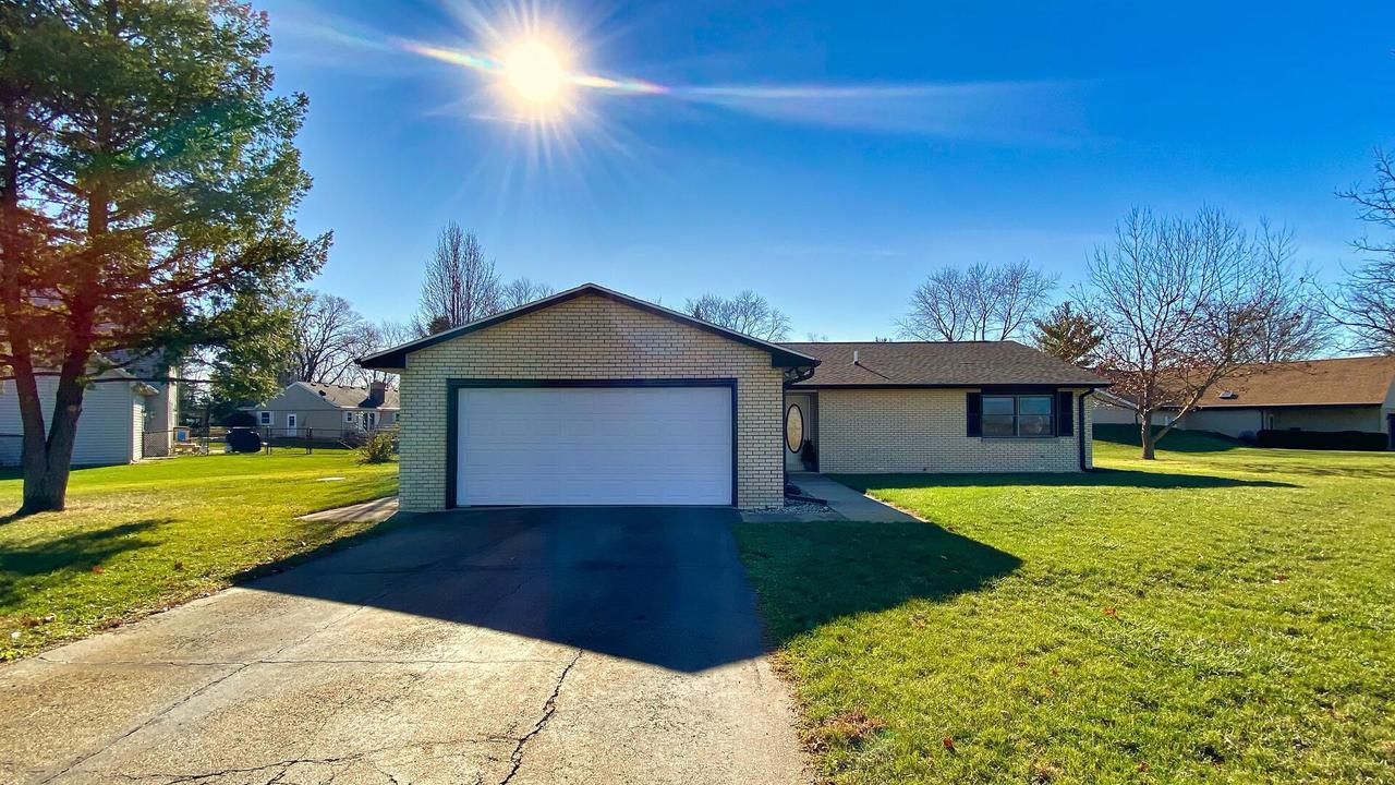 3241 Greenwood Dr., Dewey, IL 61840