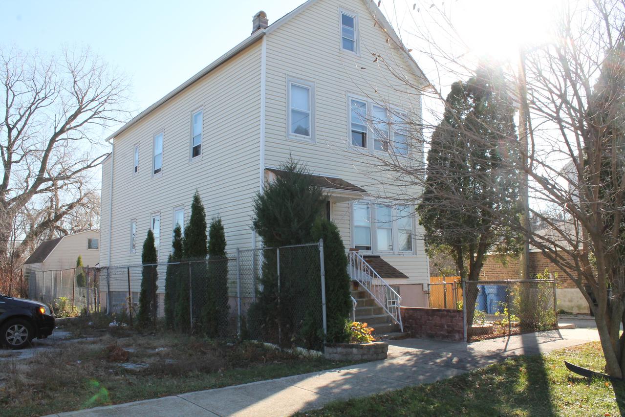 8245 S Burnham Ave., Chicago, IL 60617