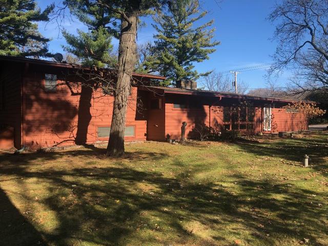 3604 Oak Knoll Rd., Crystal Lake, IL 60012