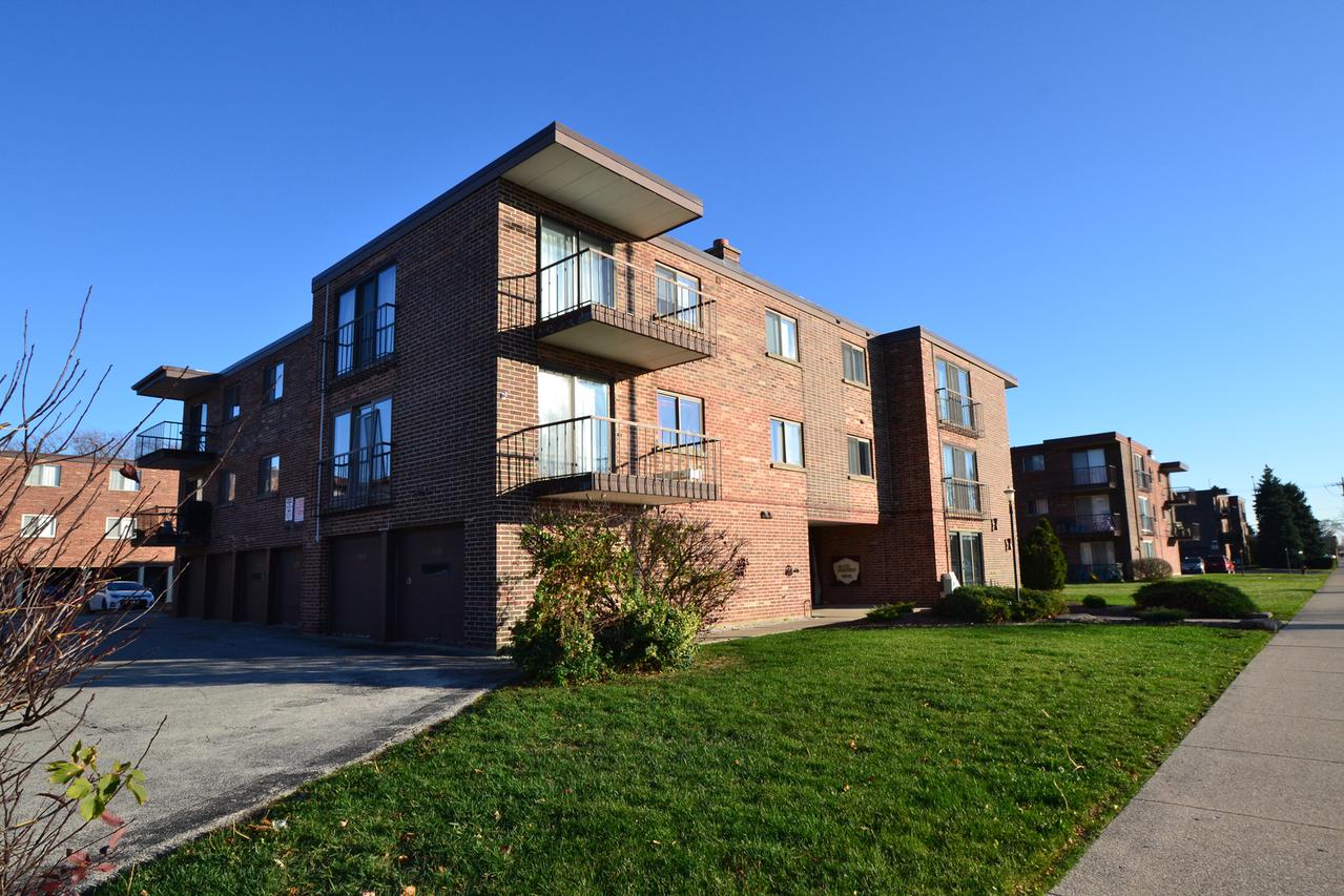 10221 Central Ave. #3B, Oak Lawn, IL 60453
