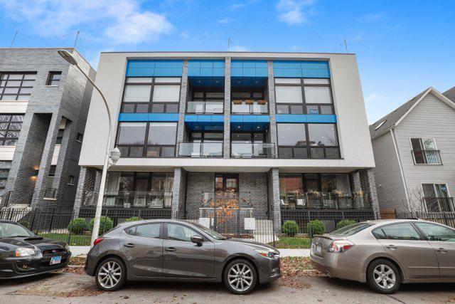 2863 W Lyndale St. #2W, Chicago, IL 60647