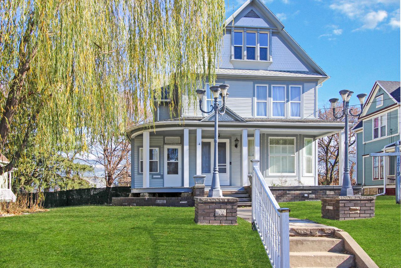 1219 S High Ave., Freeport, IL 61032