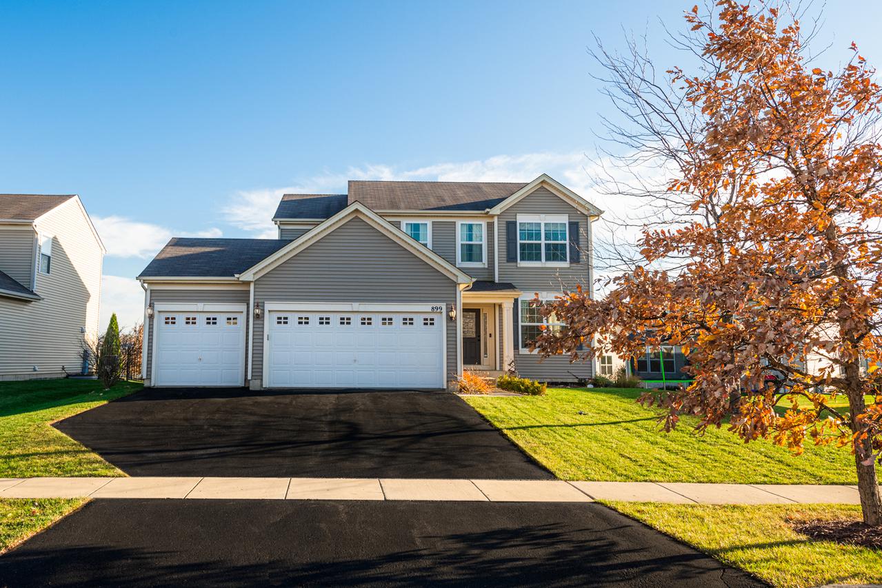 899 Great Falls Dr., Volo, IL 60073