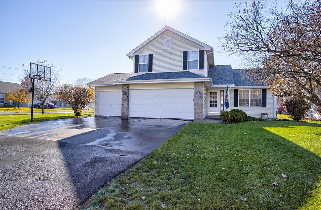 895 Needle Point Dr., Machesney Park, IL 61115