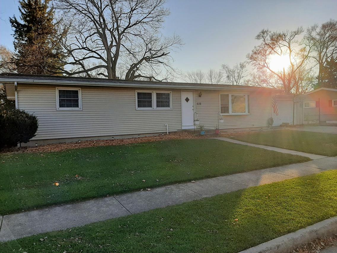 638 Charter St., Dekalb, IL 60115